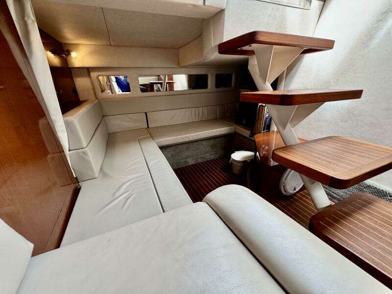 33ft Sea Ray Yacht For Sale