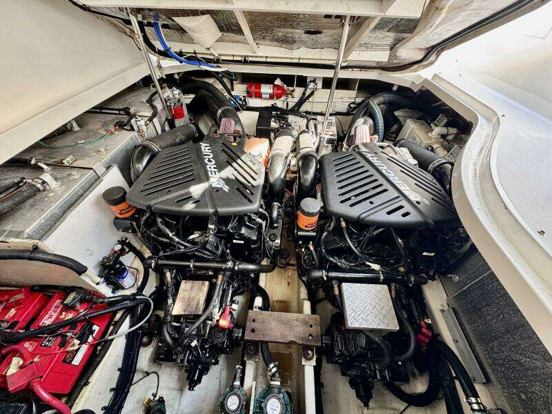 33ft Sea Ray Yacht For Sale