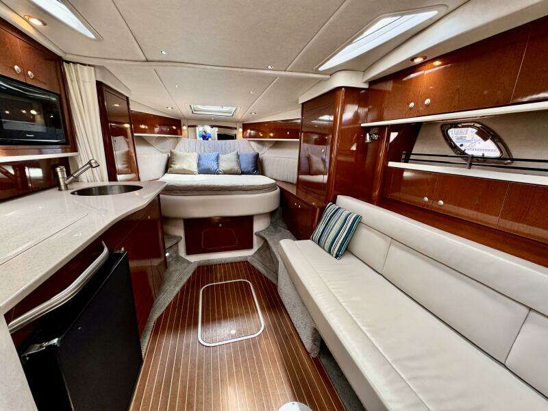 33ft Sea Ray Yacht For Sale