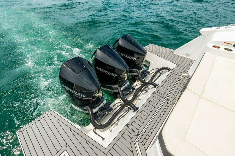 38ft Cruisers Yachts Yacht For Sale