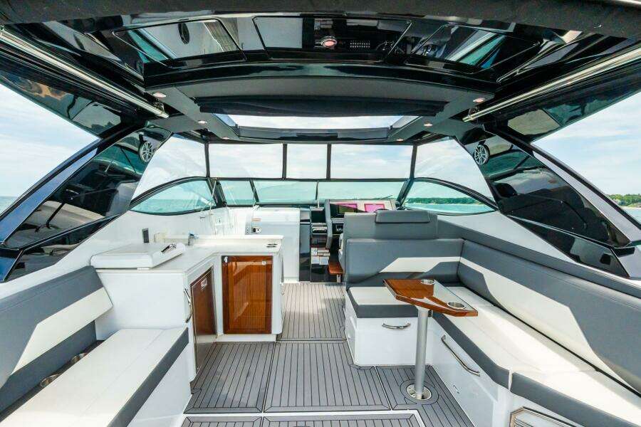 38ft Cruisers Yachts Yacht For Sale