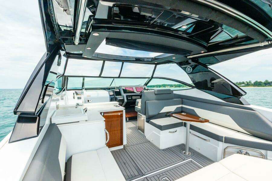 38ft Cruisers Yachts Yacht For Sale