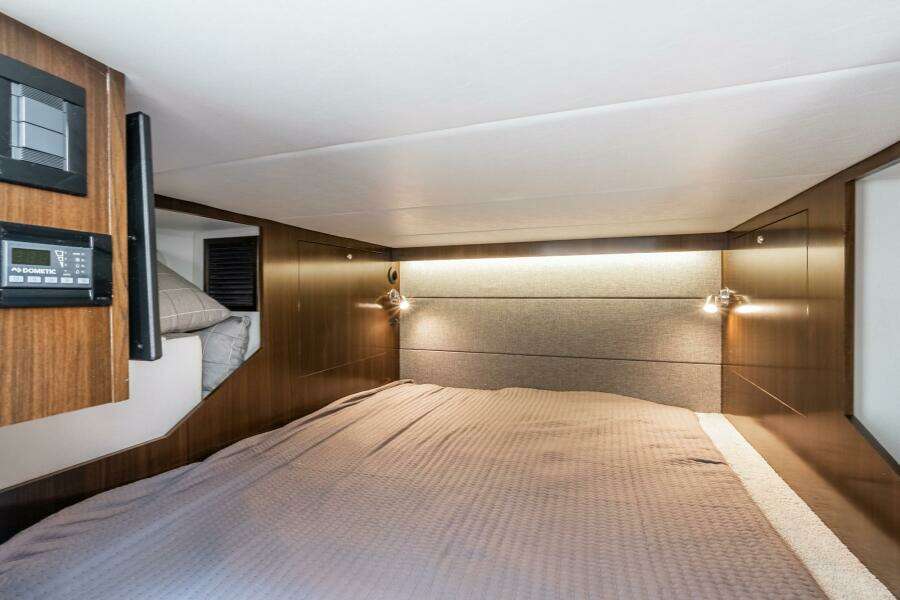 38ft Cruisers Yachts Yacht For Sale
