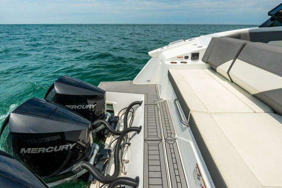 38ft Cruisers Yachts Yacht For Sale