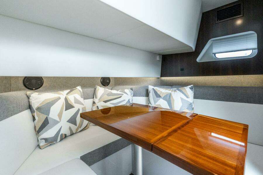38ft Cruisers Yachts Yacht For Sale