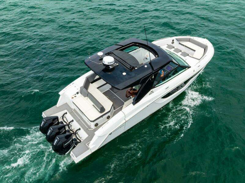 38ft Cruisers Yachts Yacht For Sale