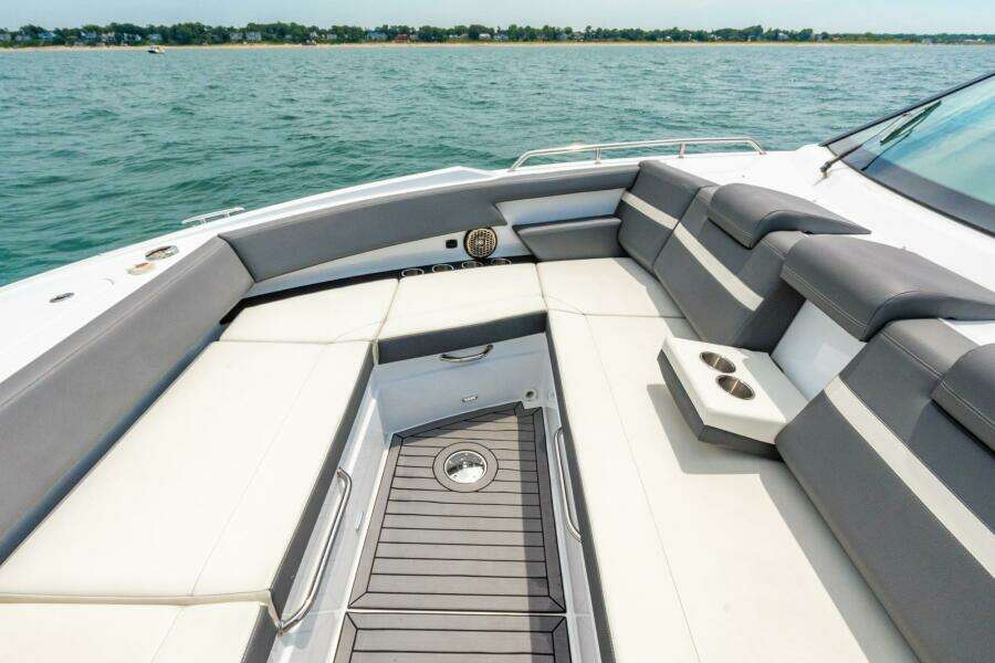 38ft Cruisers Yachts Yacht For Sale