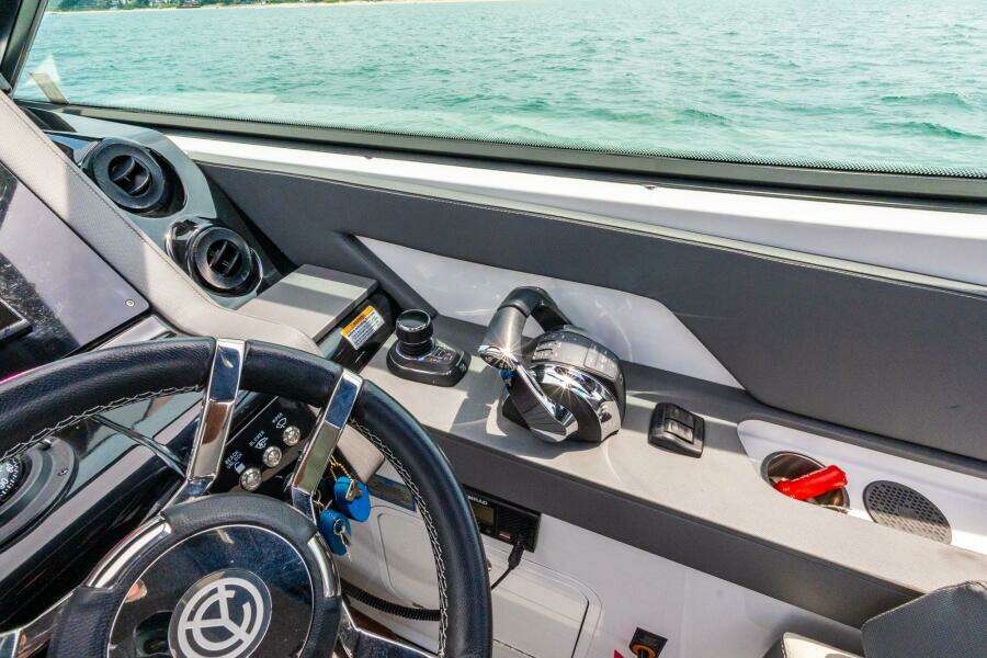 38ft Cruisers Yachts Yacht For Sale