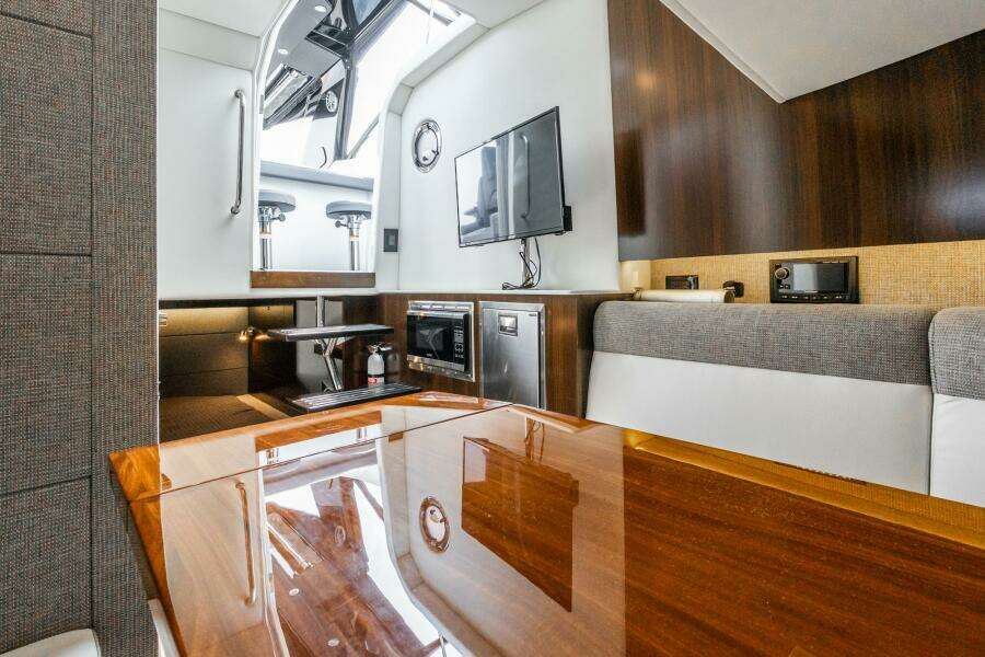 38ft Cruisers Yachts Yacht For Sale