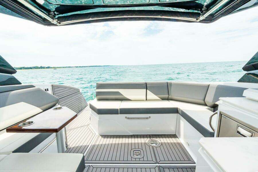38ft Cruisers Yachts Yacht For Sale