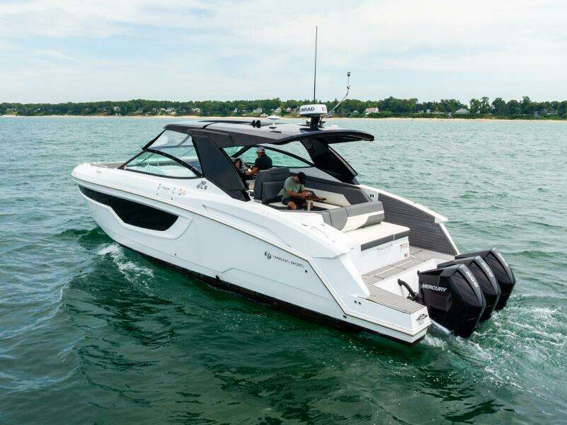 38ft Cruisers Yachts Yacht For Sale