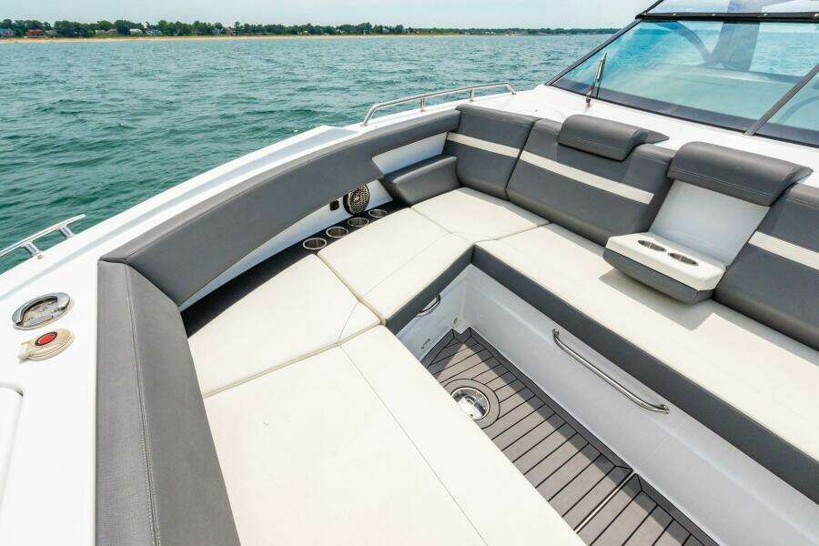 38ft Cruisers Yachts Yacht For Sale