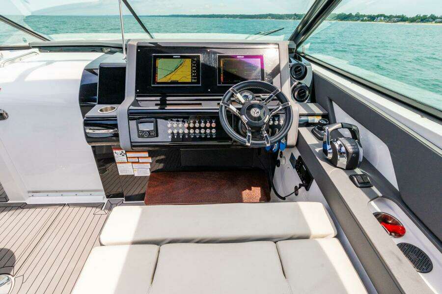 38ft Cruisers Yachts Yacht For Sale