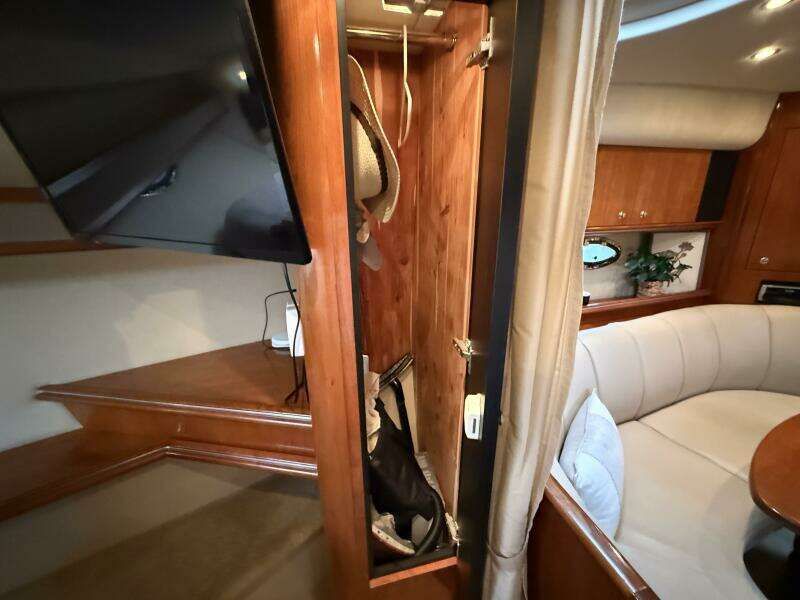 Houligan s Haven 37ft Cruisers Yacht For Sale