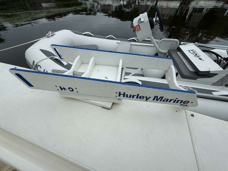 Houligan s Haven 37ft Cruisers Yacht For Sale