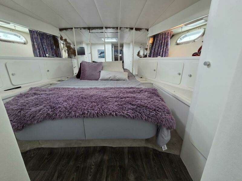 Halcyon 53ft Magnum Yacht For Sale