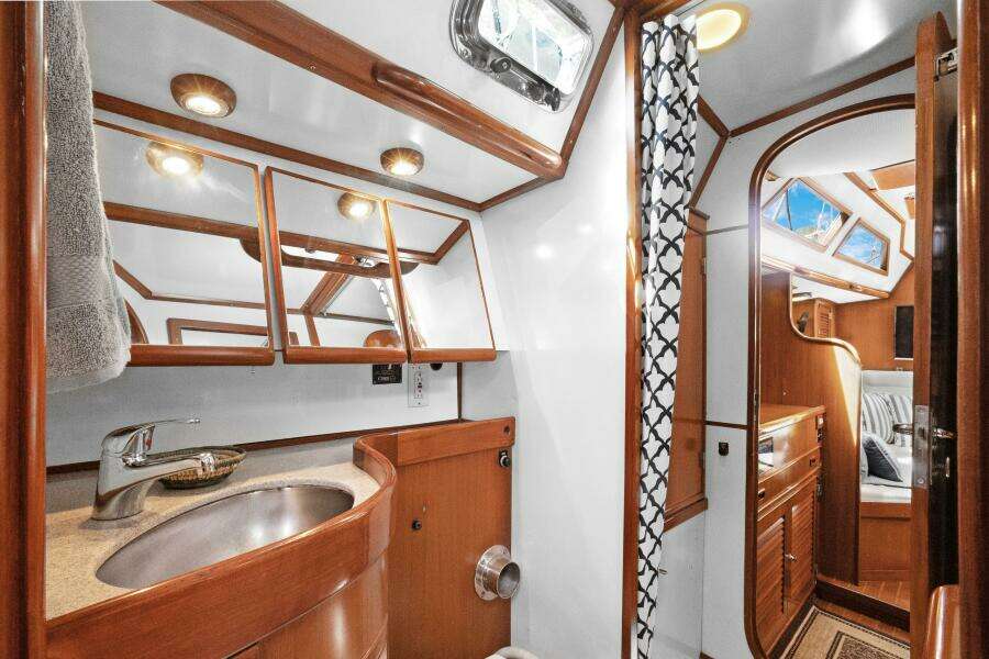 Southern Cross 46ft Hylas Yacht For Sale