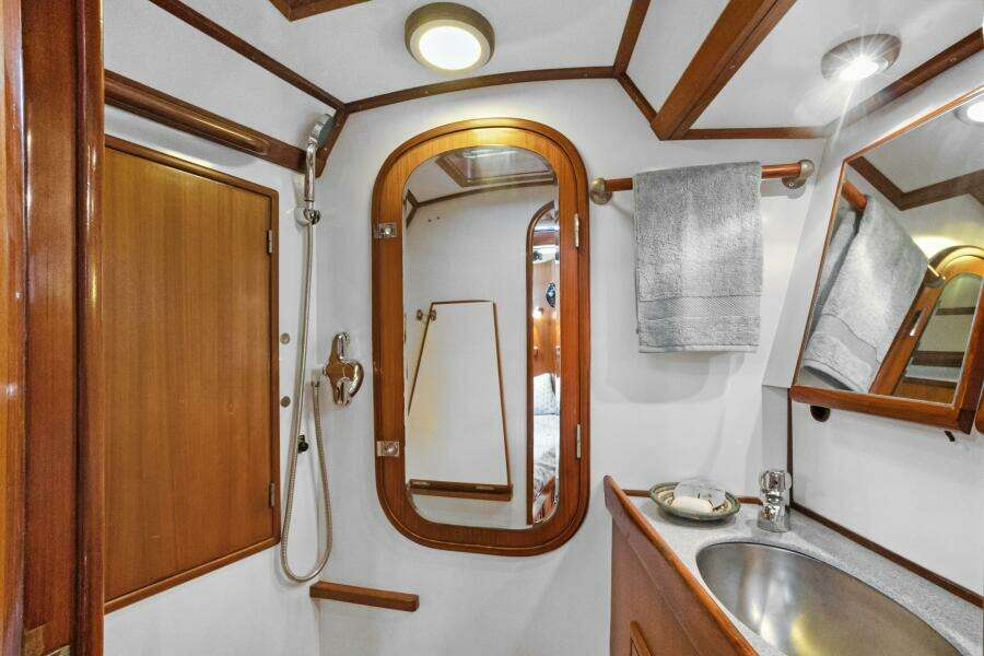 Southern Cross 46ft Hylas Yacht For Sale