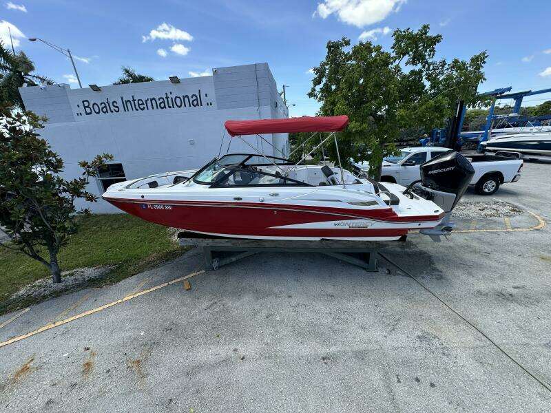 25ft Monterey Yacht For Sale