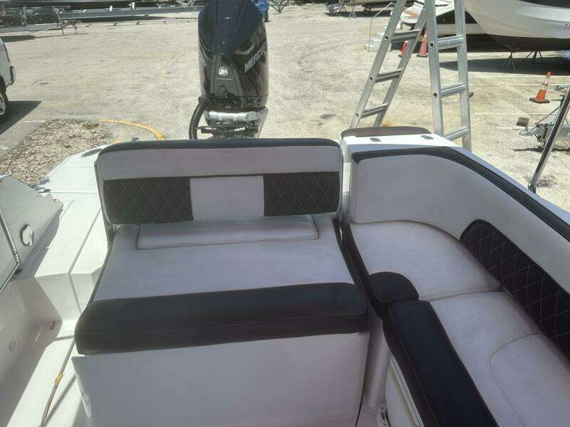 25ft Monterey Yacht For Sale