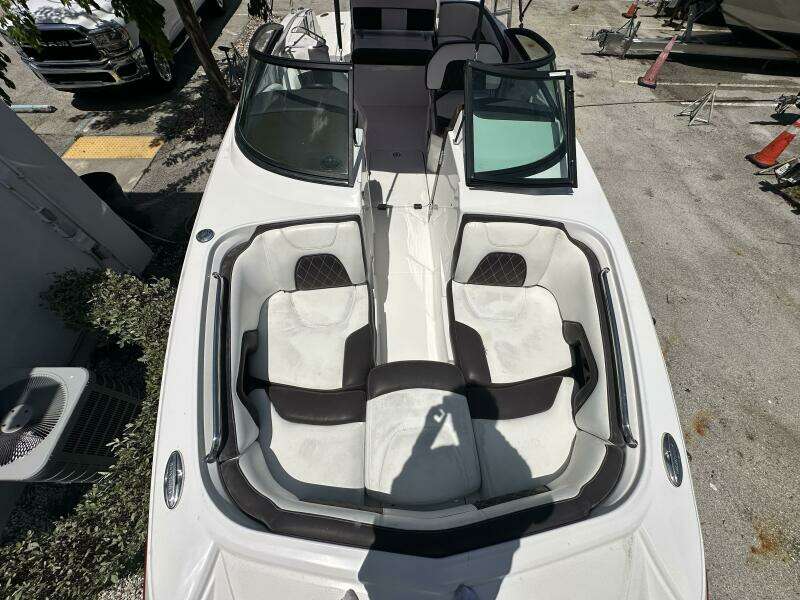 25ft Monterey Yacht For Sale