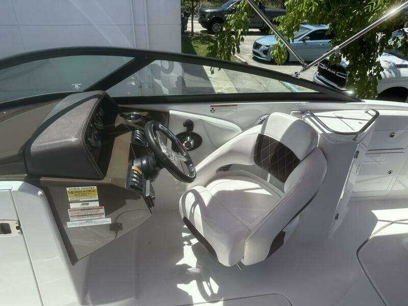 25ft Monterey Yacht For Sale