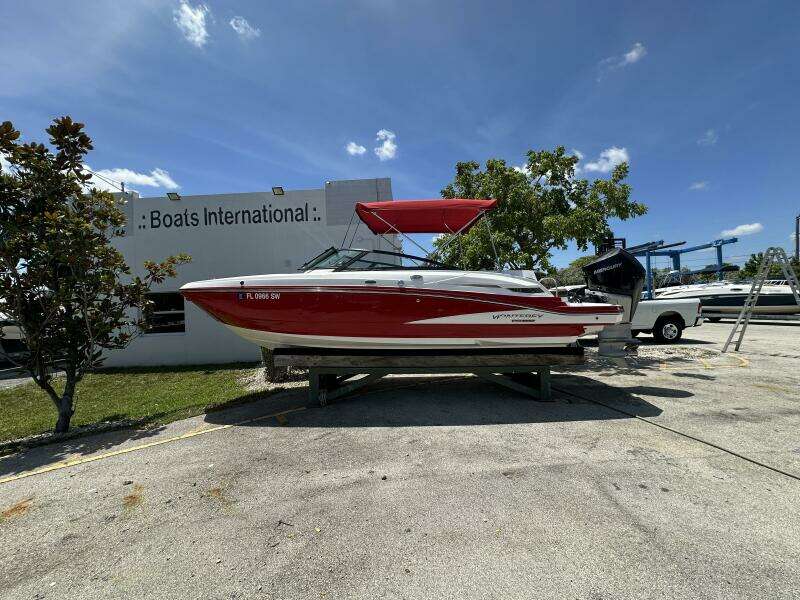 25ft Monterey Yacht For Sale