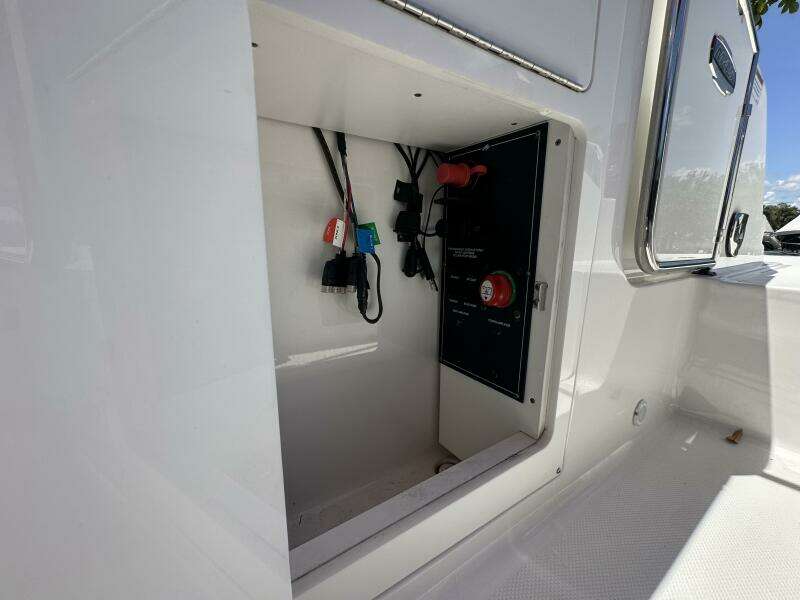 25ft Monterey Yacht For Sale