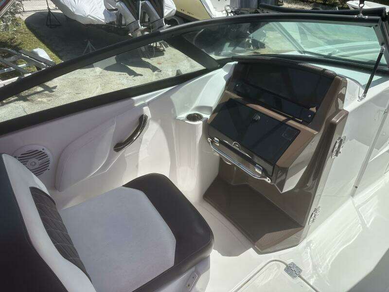 25ft Monterey Yacht For Sale
