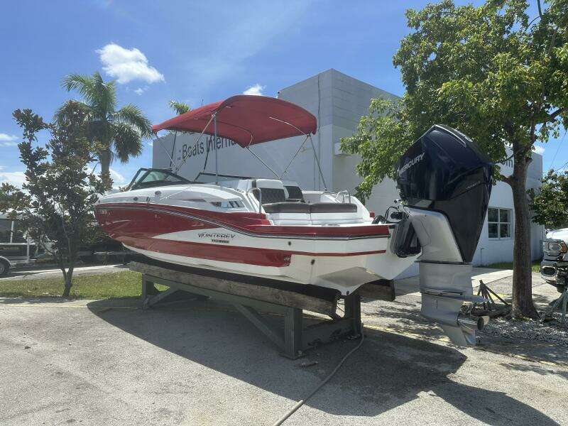 25ft Monterey Yacht For Sale