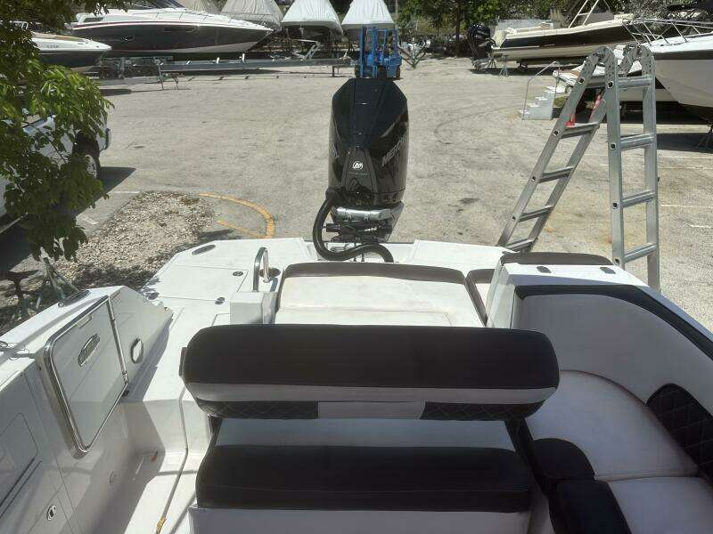 25ft Monterey Yacht For Sale