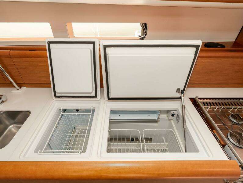 Victory 47ft Jeanneau Yacht For Sale