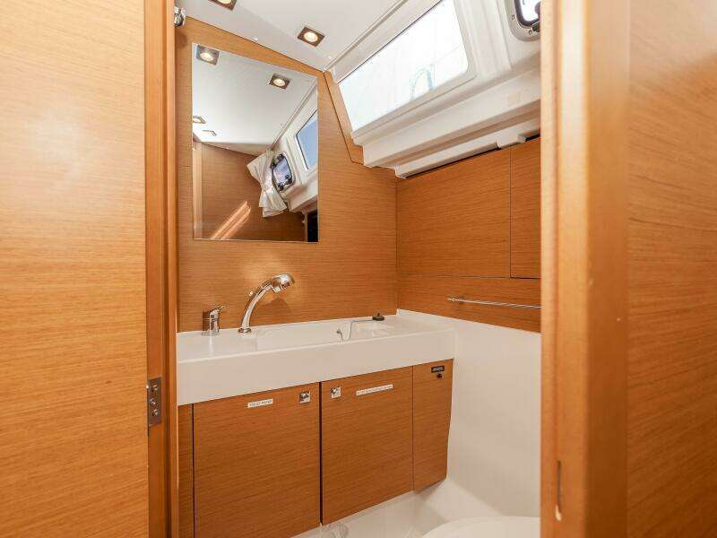 Victory 47ft Jeanneau Yacht For Sale