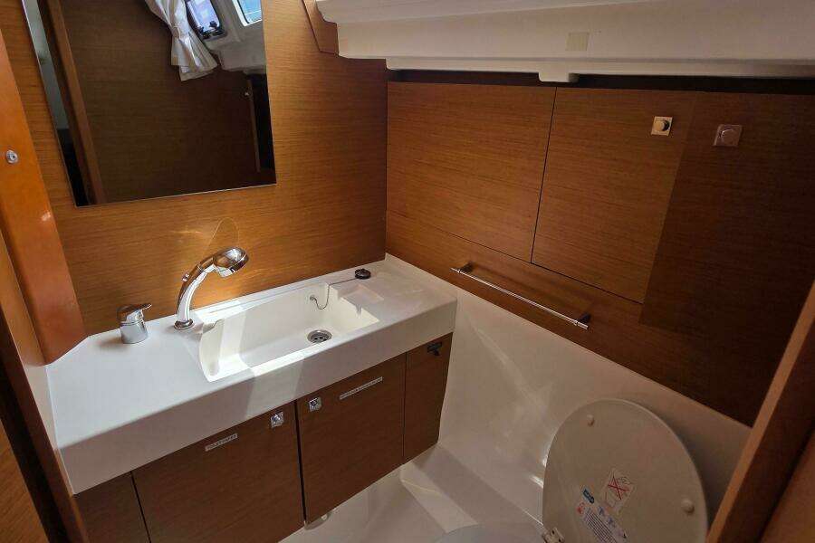 Victory 47ft Jeanneau Yacht For Sale