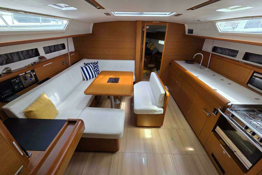 Victory 47ft Jeanneau Yacht For Sale