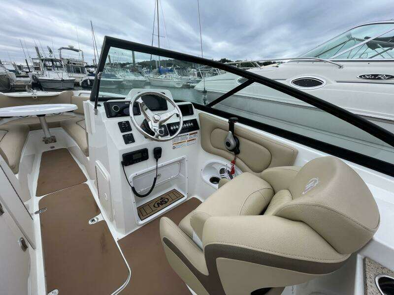 23ft NauticStar Yacht For Sale
