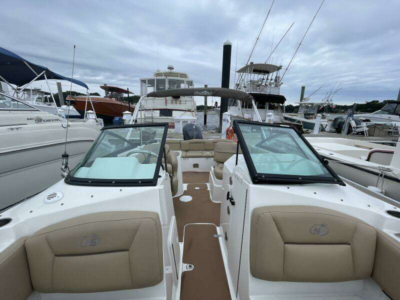 23ft NauticStar Yacht For Sale