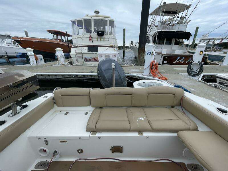 23ft NauticStar Yacht For Sale