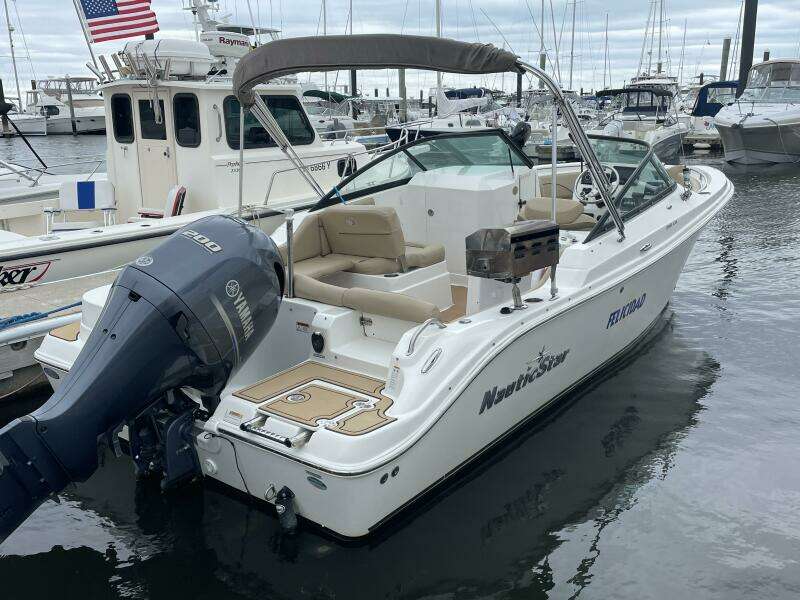 23ft NauticStar Yacht For Sale