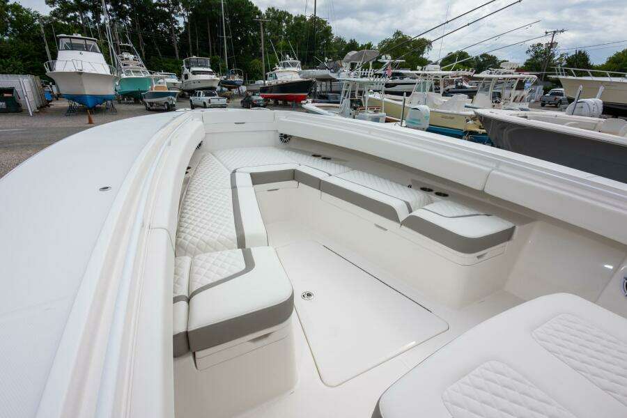 2026 Regulator 31 LR 04