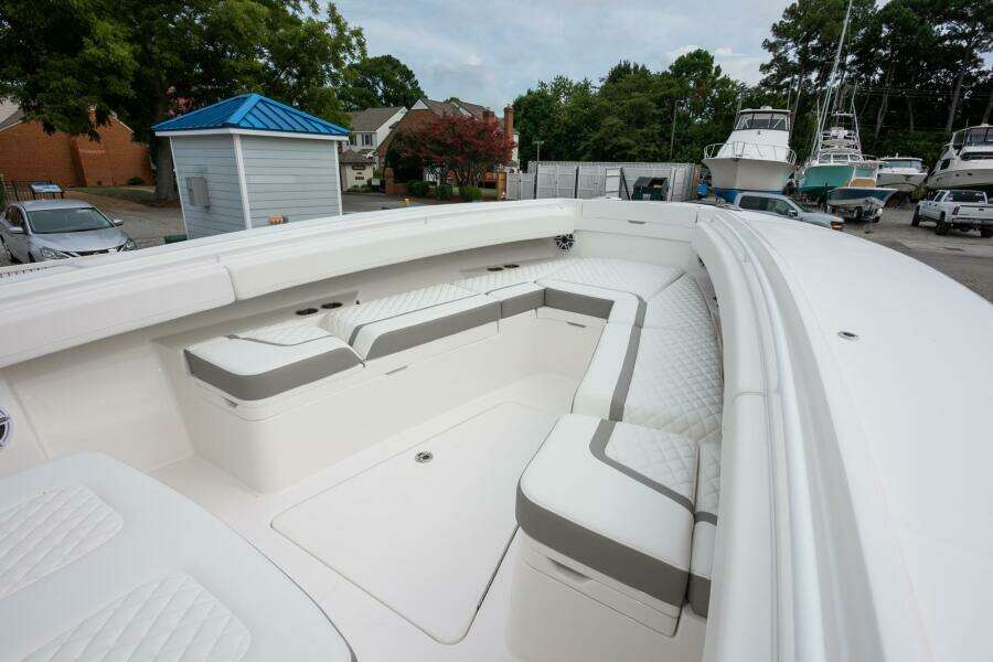 2026 Regulator 31 LR 05