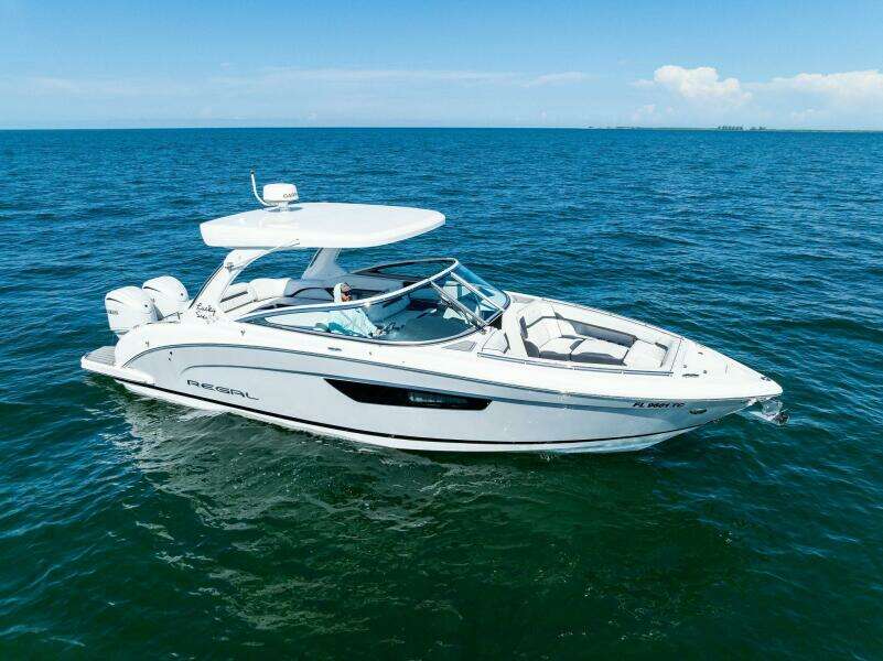 33ft Regal Yacht For Sale