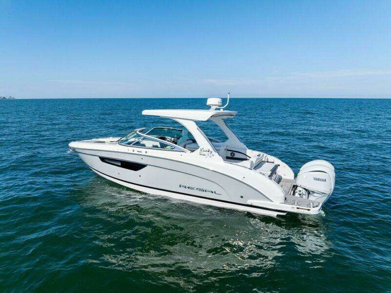 33ft Regal Yacht For Sale