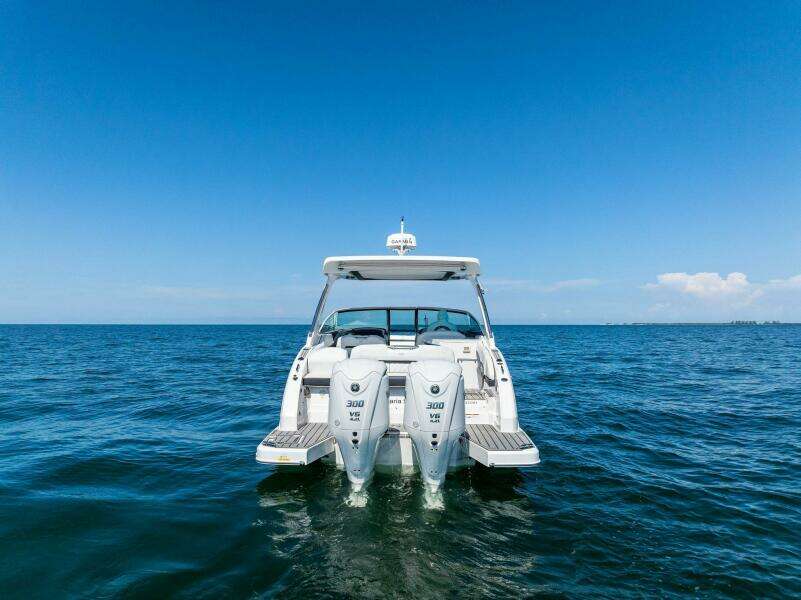 33ft Regal Yacht For Sale