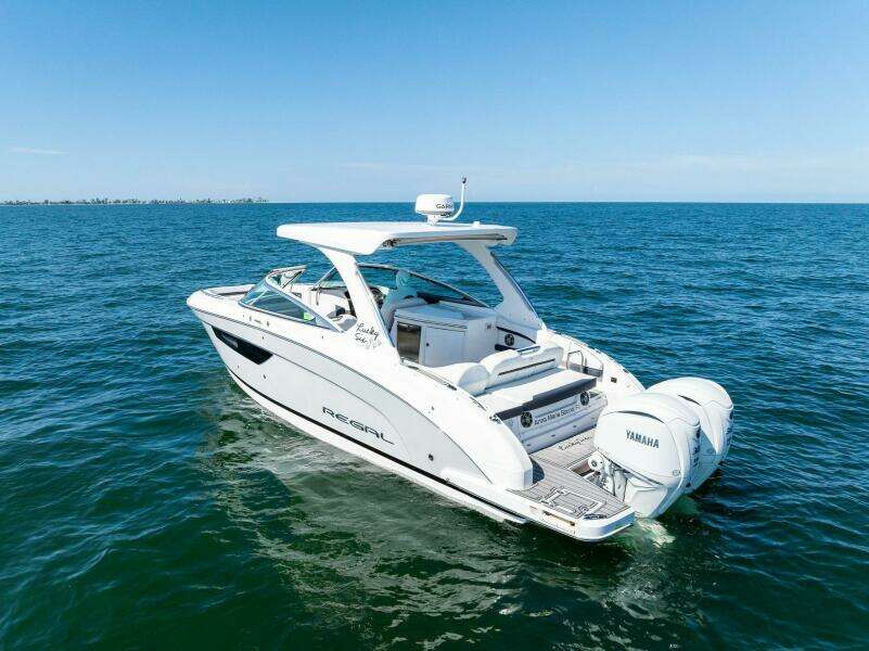 33ft Regal Yacht For Sale