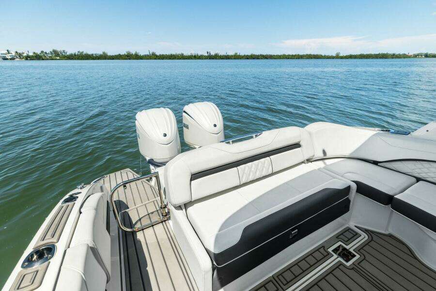33ft Regal Yacht For Sale