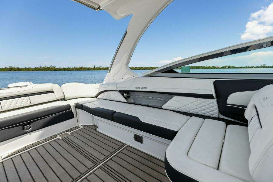 33ft Regal Yacht For Sale