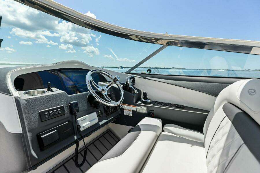 33ft Regal Yacht For Sale