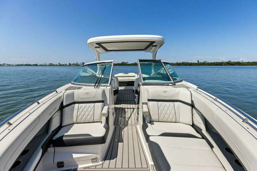 33ft Regal Yacht For Sale