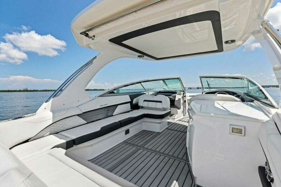 33ft Regal Yacht For Sale
